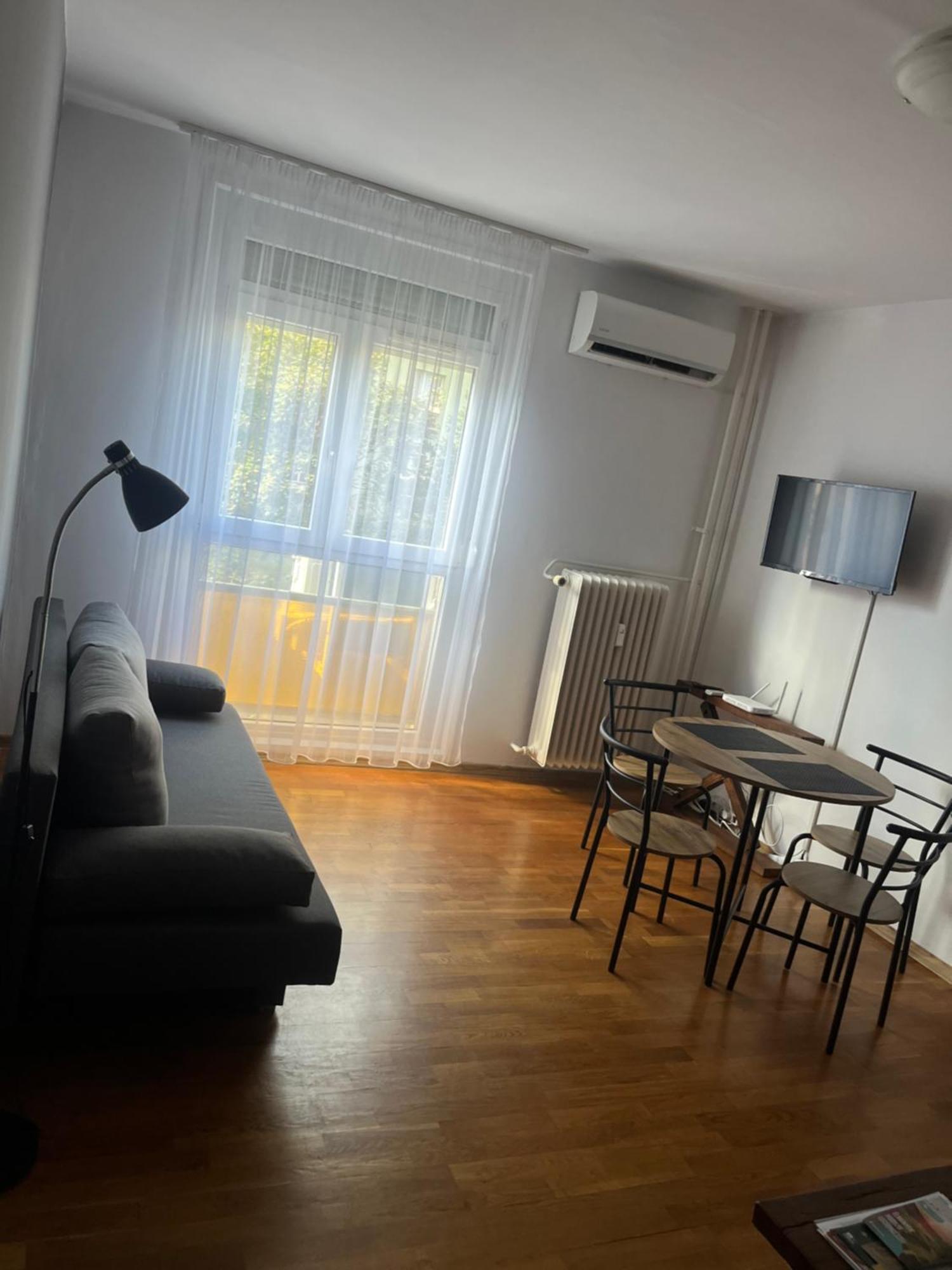 Leon Apartman Beci Exterior foto